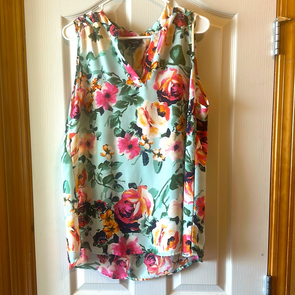 Rue 21 floral print top